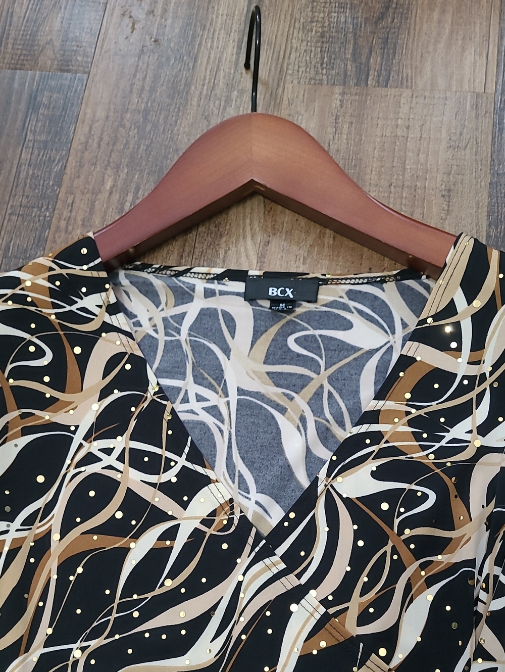 Gorgeous Abstract Blouse - Picture 6 of 6